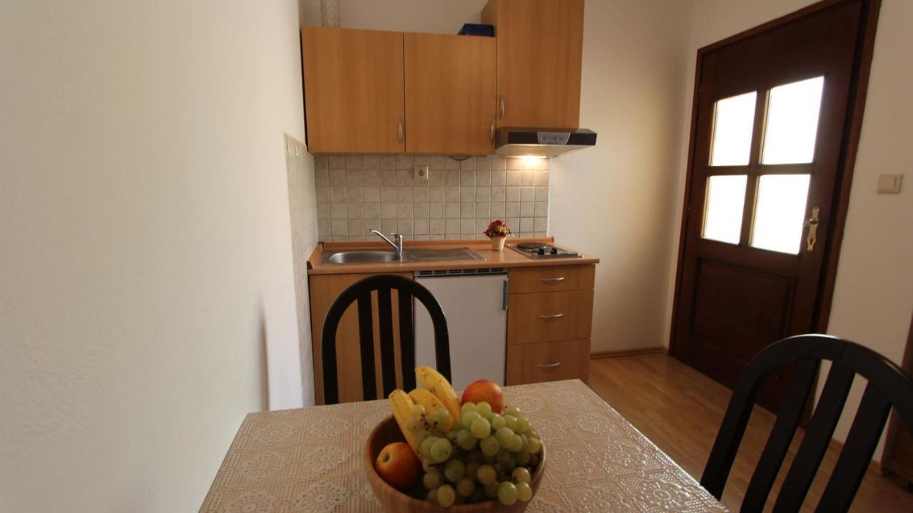 Apartments Grzetic Malinska Eksteriør billede